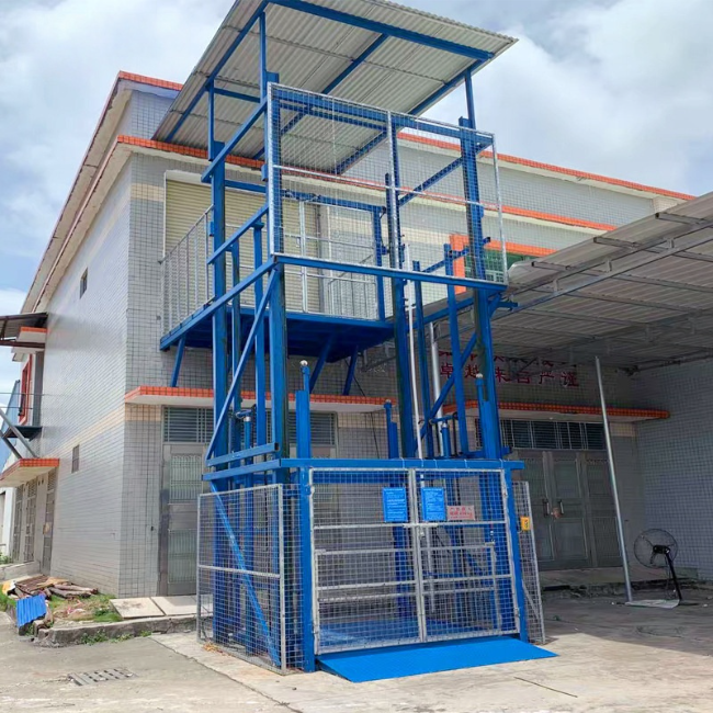 浮梁建材厂室外升降货梯安装